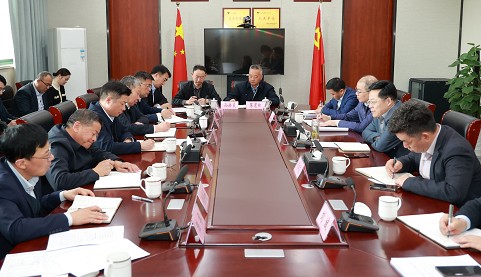 张乃文调研YH533388银河集团专用车公司1_眸目压缩.jpg